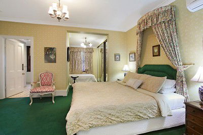 The Old George And Dragon Guesthouse - Coogee Beach Accommodation 2