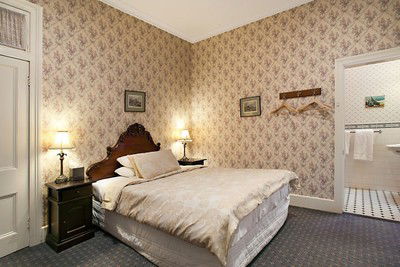 The Old George And Dragon Guesthouse - Coogee Beach Accommodation 3
