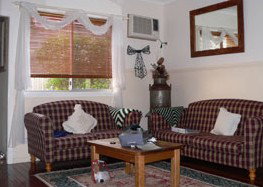 Ashmar Farm Stay - Coogee Beach Accommodation 2