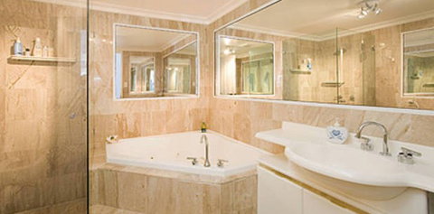 Absolute Beachfront Manly Bed And Breakfast - Coogee Beach Accommodation 2