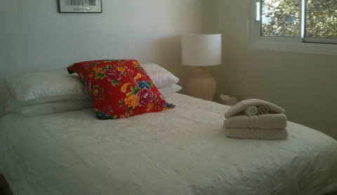 Absolute Beachfront Manly Bed And Breakfast - Coogee Beach Accommodation 4