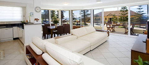 Absolute Beachfront Manly Bed And Breakfast - Coogee Beach Accommodation 5