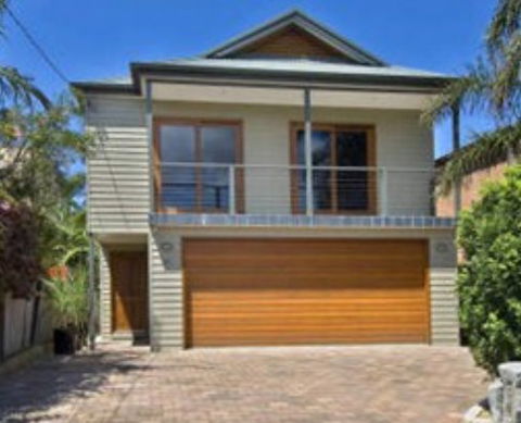 A Beach House Near Manly Two - Coogee Beach Accommodation 0