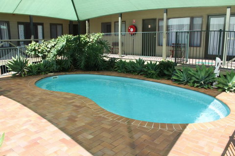 Lake Forbes Motel - Coogee Beach Accommodation 1