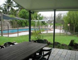 Bucasia Beach House - Coogee Beach Accommodation 1