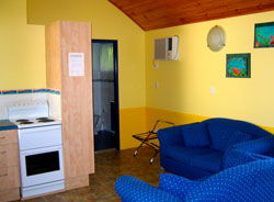 Sunlover Lodge Holiday Units And Cabins - Coogee Beach Accommodation 4