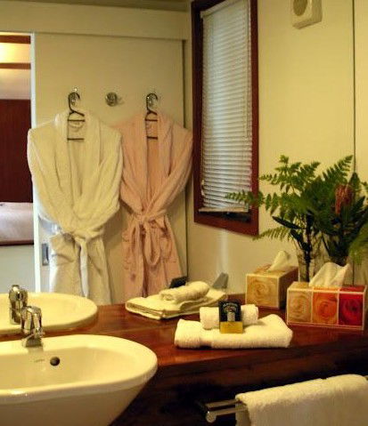 Mountain Edge Studios - Coogee Beach Accommodation 5