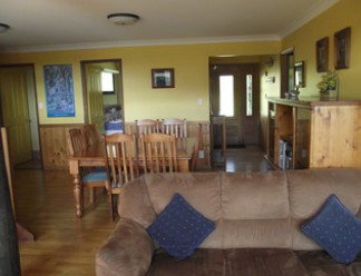 Bunya Paradise - Holiday Home - Coogee Beach Accommodation 2