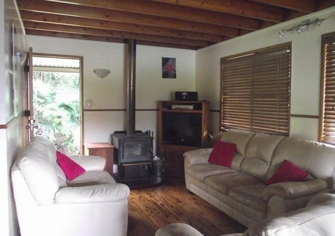 Cosy Cottage - Holiday Home - Coogee Beach Accommodation 3