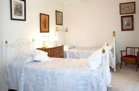 Rock-Al-Roy Bed And Breakfast - Coogee Beach Accommodation 5