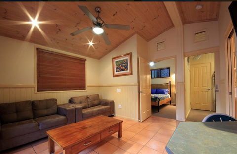 Ashmore Palms Holiday Village - Coogee Beach Accommodation 5