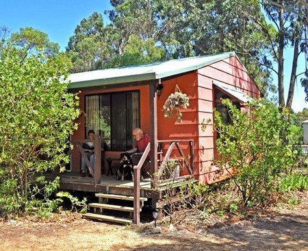 Uhuru Chalets - Coogee Beach Accommodation 4