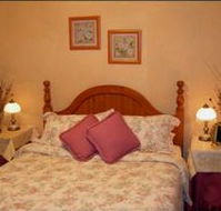 Rosellas at Canyon Lookout - Coogee Beach Accommodation