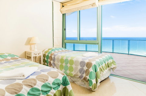 Waterford Apartments On Main Beach - Coogee Beach Accommodation 3