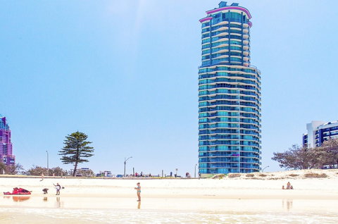 Waterford Apartments On Main Beach - Coogee Beach Accommodation 4