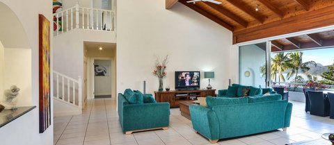 Whitsunday Holidays - Coogee Beach Accommodation 2