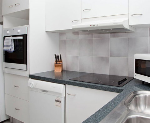 Ambassador Apartments Holiday Units - Coogee Beach Accommodation 2
