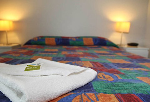 Ambassador Apartments Holiday Units - Coogee Beach Accommodation 3