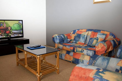 Ambassador Apartments Holiday Units - Coogee Beach Accommodation 5