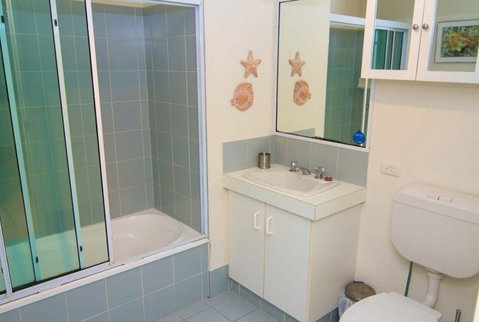 Apartments Paradise Grove - Coogee Beach Accommodation 4