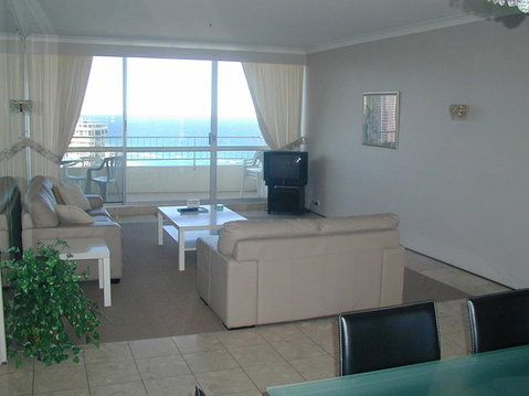 Golden Gate Resort - Coogee Beach Accommodation 3