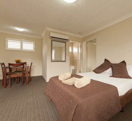 Tropicana Motel - Coogee Beach Accommodation 1