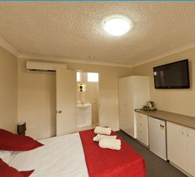 Tropicana Motel - Coogee Beach Accommodation 3