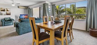 Sunshine Towers - Coogee Beach Accommodation 1