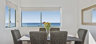 Sunshine Towers - Coogee Beach Accommodation 0