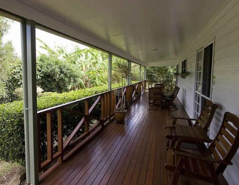 Birds 'n' Bloom Cottages - Coogee Beach Accommodation 3