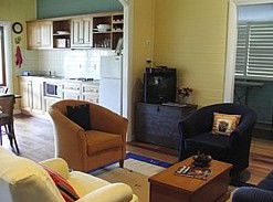 Blue House Family Accommodation - Coogee Beach Accommodation 5