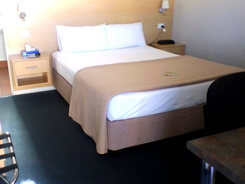 Ayrline Motel - Coogee Beach Accommodation 0