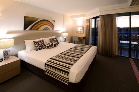 Central Cosmo Apartments - Coogee Beach Accommodation 1