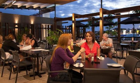 Browns Plains Hotel - Coogee Beach Accommodation 0