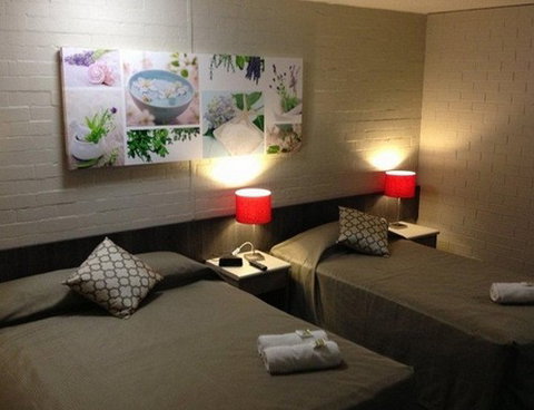 Browns Plains Hotel - Coogee Beach Accommodation 2