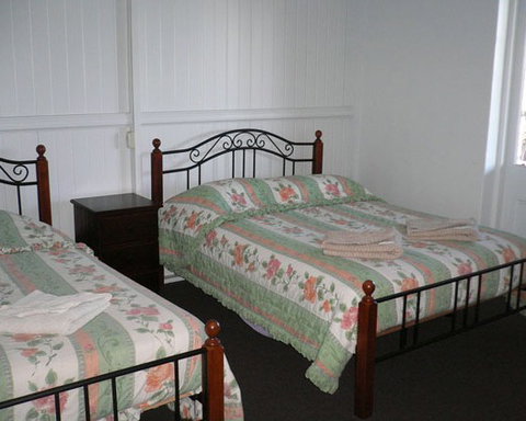 Carrollee Hotel - Coogee Beach Accommodation 0
