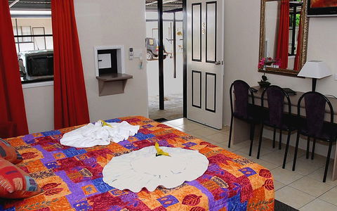 Charters Towers Motel - Coogee Beach Accommodation 0