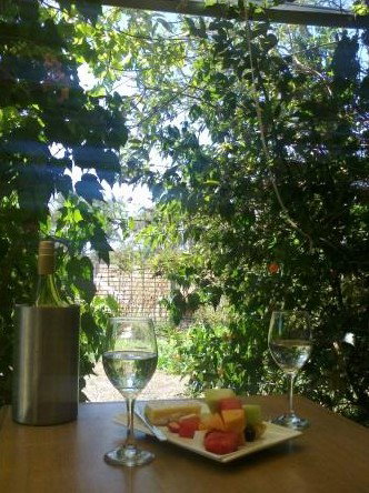 Yarckcottage - Coogee Beach Accommodation 5