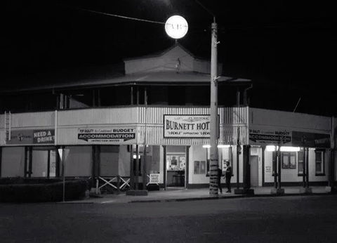 Burnett Hotel - Coogee Beach Accommodation 0