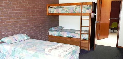 Norval Lodge - Coogee Beach Accommodation 2