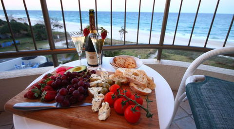San Simeon Beachfront Apartments - Coogee Beach Accommodation 6