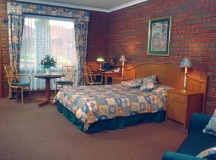 Sovereign Park Motor Inn - Coogee Beach Accommodation 0