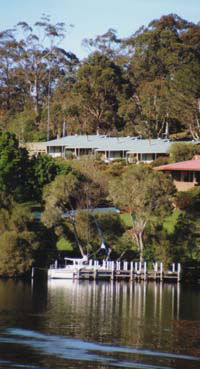 Gipsy Point Luxury Lakeside Apartments - Coogee Beach Accommodation 0