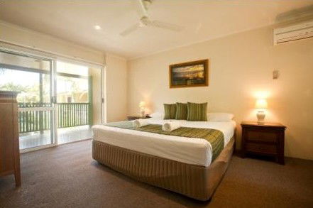 A Tropical Nite - Coogee Beach Accommodation 3