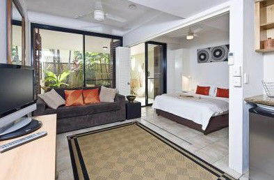 Julians Apartments - Coogee Beach Accommodation 2