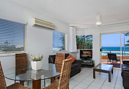 Coolum Baywatch Resort - Coogee Beach Accommodation 1