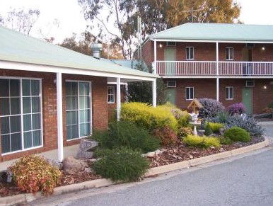 Thurgoona Country Club - Coogee Beach Accommodation 0