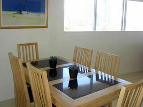 Narrowneck Court - Coogee Beach Accommodation 2
