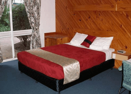 SMART MOTELS BERT HINKLER - Coogee Beach Accommodation 1