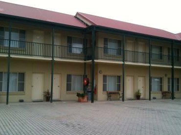 Golden Guitar Motor Inn - Coogee Beach Accommodation 1